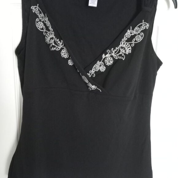 Nine& CO by nine west Black Embroidery Waste up V- - Picture 1 of 8